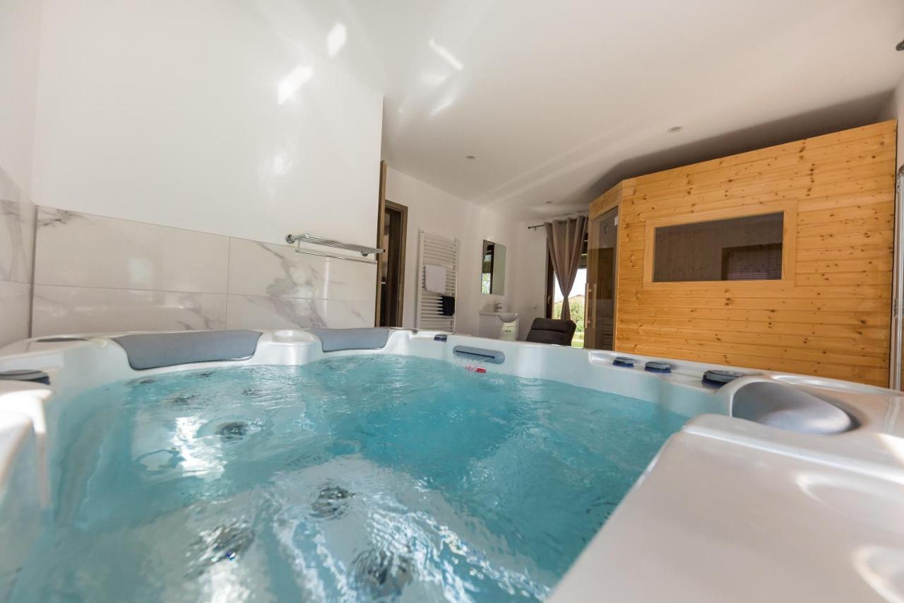Senjska Villa Josipdol Luaran gambar